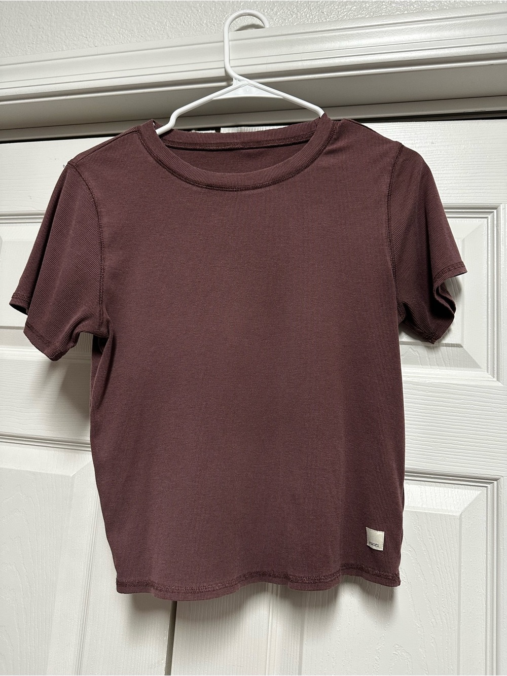 Vuori Pose Fitted Tee